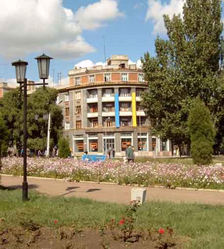 Image - Bakhmut, Donetsk oblast: Liberty Square.