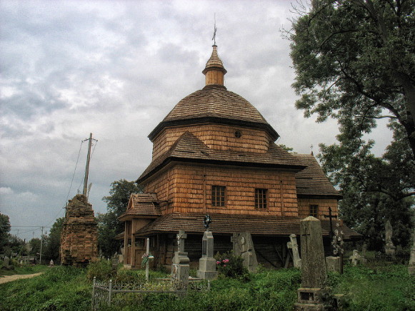 Image - Belz, Lviv oblast: Saint Parasceve Church (17th century).