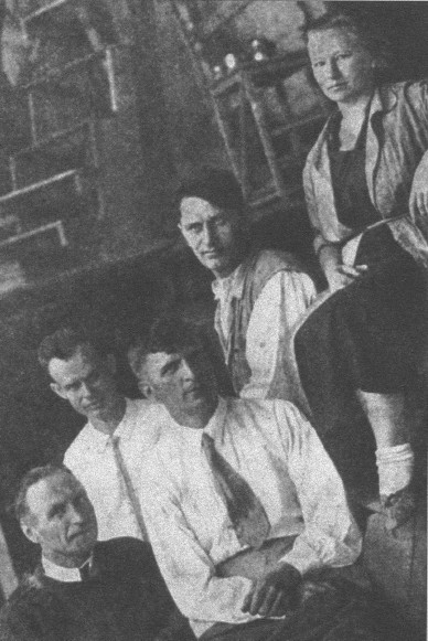 Image - Mykhailo Boichuk and his students (1934). From left: M. Boichuk, Kyrylo Hvozdyk, Ivan Padalka, Vasyl Sedliar, Oksana Pavlenko.