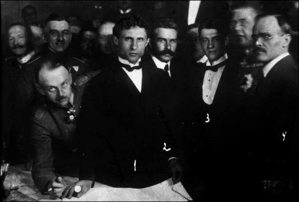 Image -- Ukrainian delegates at the Brest-Litovsk peace conference (1918)