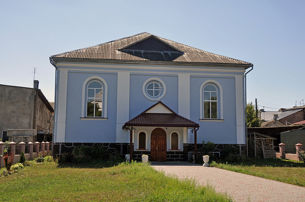 Image - Busk, Lviv oblast: former synagogue building.