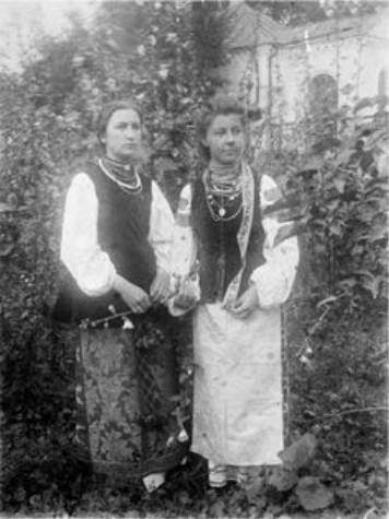 Image - Hanna Chykalenko and Anastasiia Hrinchenko.