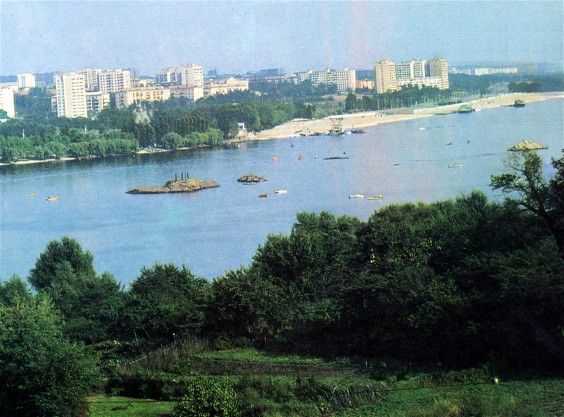Image - The Dnipro River in Zaporizhia.