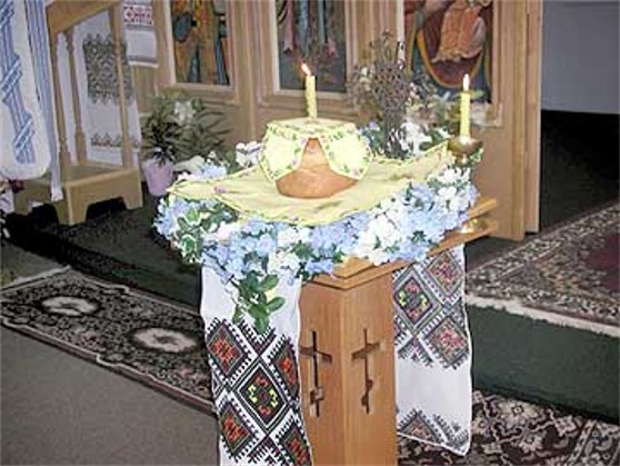 Image - Easter paska displayed during an Easter church liturgy.
