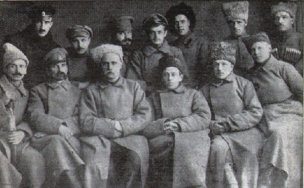 Image - Staff of the Haidamaka Batallion of Slobidska Ukraine with Symon Petliura (1918).