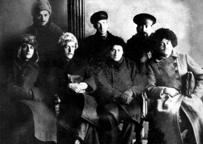 Image -- Hart members (1924). Sitting (l-r): V. Sosiura, V. Blakytny, V. Polishchuk, M. Yohansen. Standing (l-r): M. Khvylovy, V. Koriak, V. Radysh.