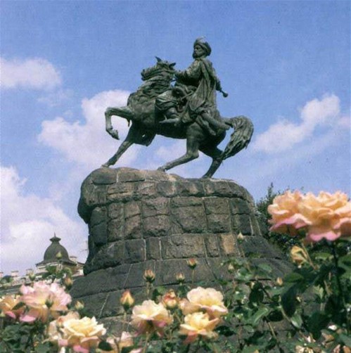 Image -- Monument of Bohdan Khmelnytsky in Kyiv.