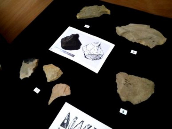 Image - Korolevo archeological site (artefacts exhibit).