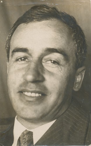 Image -- Boris Kriukow (1938 photo).