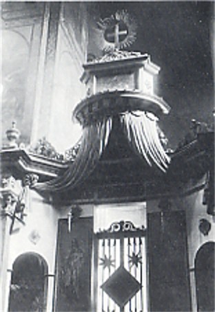 Image -- Side altar iconostasis of the Kyiv Epiphany Church.