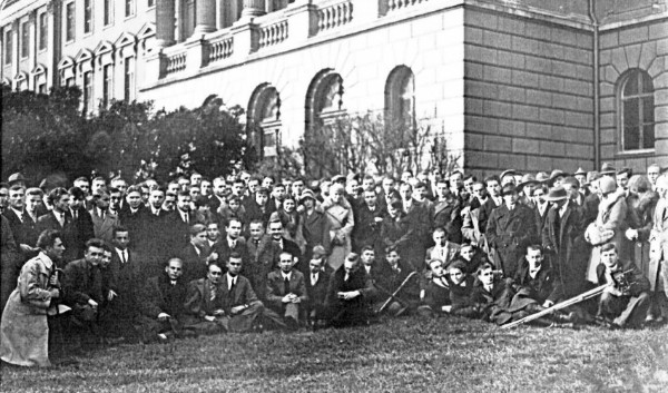Image -- Members of the Labor Alliance of Ukrainian Students (Lviv 1942).