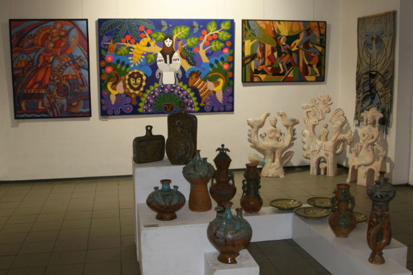 Image -- The National Museum of Ukrainian Decorative Folk Art (exhibit).