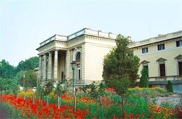 Image -- Nemyriv: The Maria Shcherbatova palace (1894-1917) (park entrance).