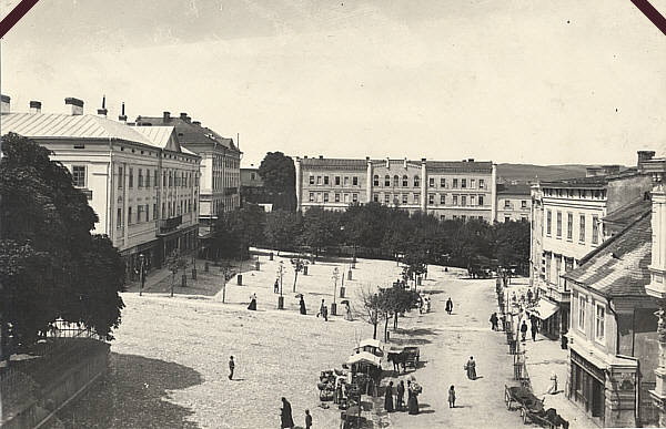 Image -- Peremyshl (Przemysl): main square in early 20th century.