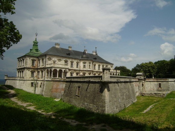 Image -- The Renaissance palace (1635-40) in Pidhirtsi, Lviv oblast.