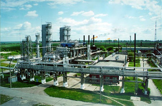 Image -- Pryluka: Naftopromysel petroleum plant.