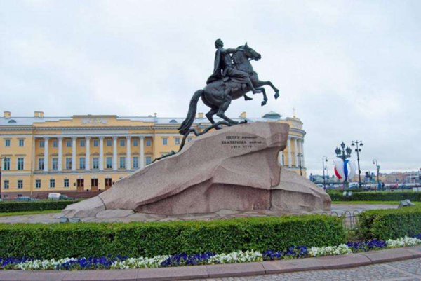 Image -- Saint Petersburg: Bronze Horseman monument.