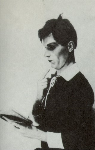 Image - Oleksander (Les) Serdiuk Oleksander as Mokii in Les Kurbas' production of Mykola Kulish's Myna Mazailo (Berezil 1929).
