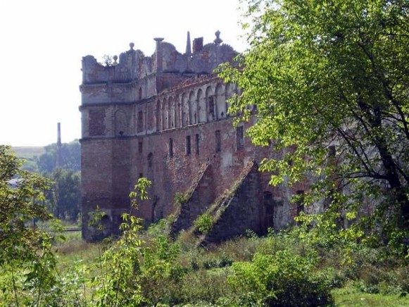 Image - The castle in Stare Selo, Lviv oblast.