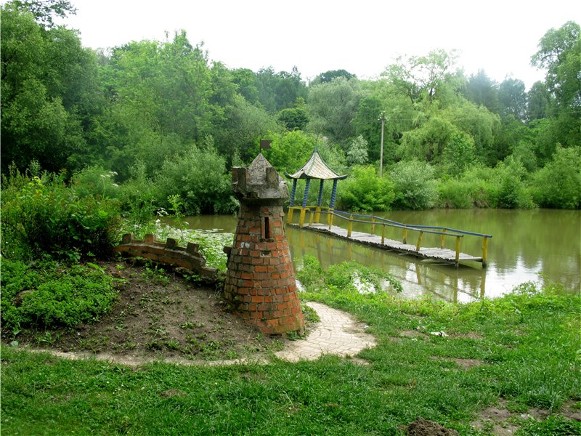 Image -- The Storozhynets dendrological park, Chernivtsi oblast.