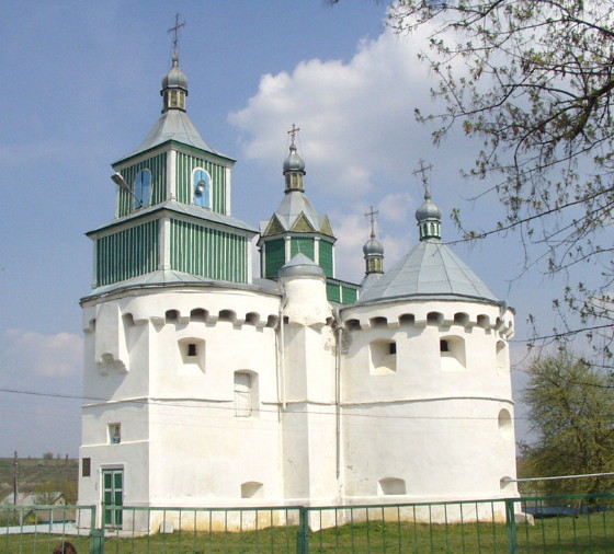 Image - Sutkivtsi, Khmelnytsky oblast: Dormition Church (15th century).
