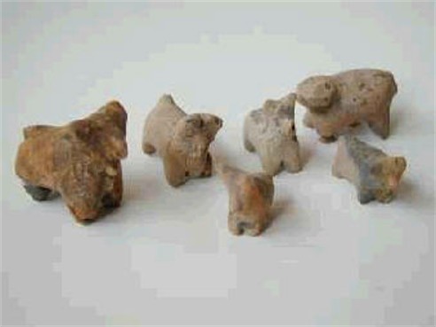 Image - Tripilian culture: animal figurines.