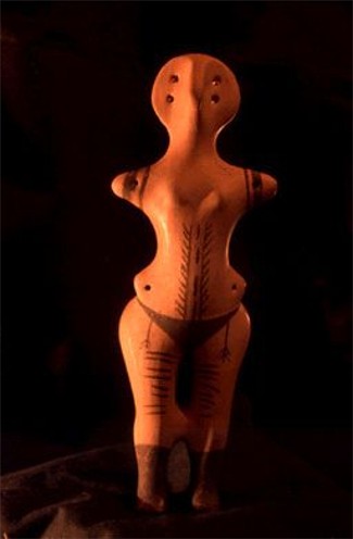 Image - Trypilian culture: female figurine.