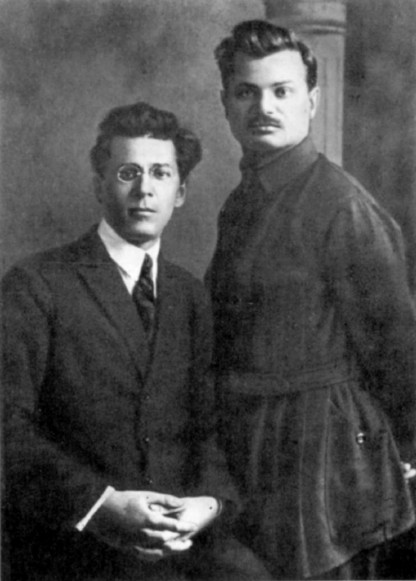 Image - Pavlo Tychyna with his brother Yevhen.