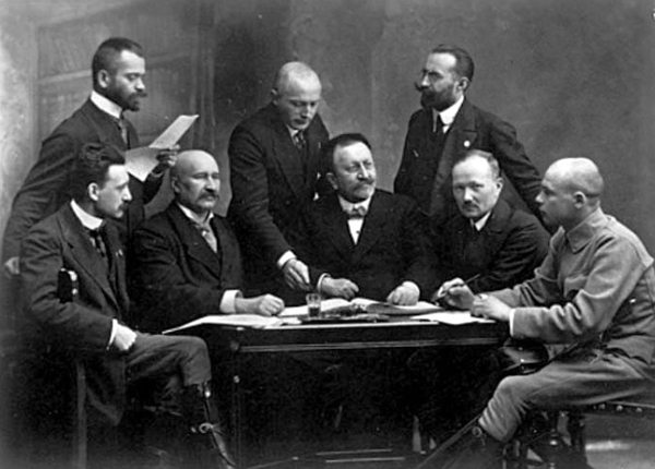 Image -- The Combat Board of the Ukrainian Sich Riflemen (Vienna 1915). Sitting, from left: V. Starosolsky, T. Kormosh, K. Trylovsky, S. Tomashivsky, D. Kamatai; standing: I. Bobersky, V. Temnytsky, L. Tsehelsky.