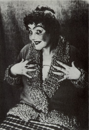 Image - Nataliia Uzhvii as Motia in Les Kurbas' production of Mykola Kulish's Myna Mazailo (Berezil, 1929).