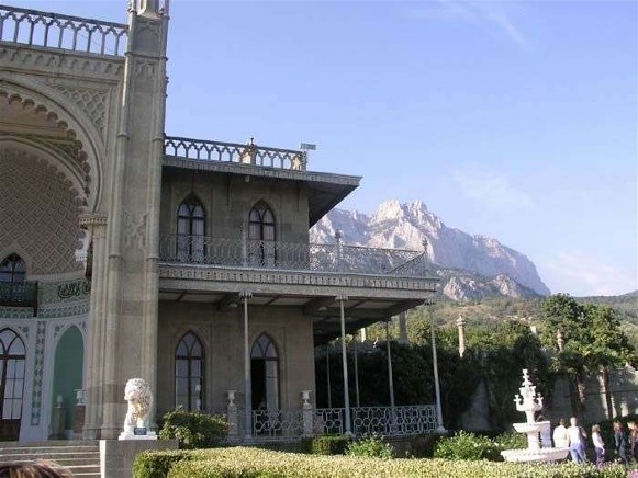 Image -- The Vorontsov Palace in Alupka, Crimea.