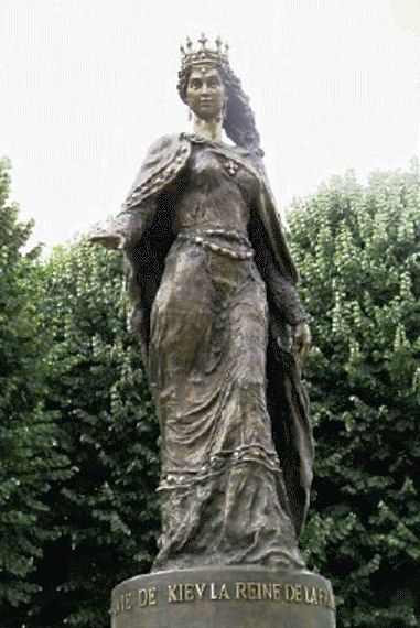Image - A monument of Queen Anna Yaroslavna by Valentyn Mykola Znoba in Senlis, France (2005).