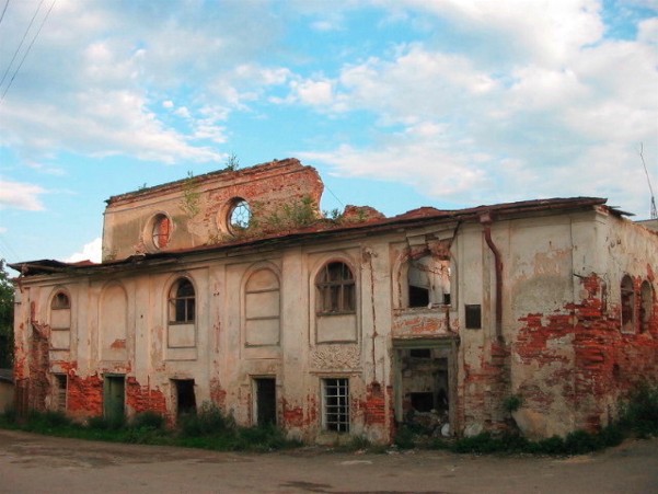 Image -- Ruins of the Berezhany synagogue.