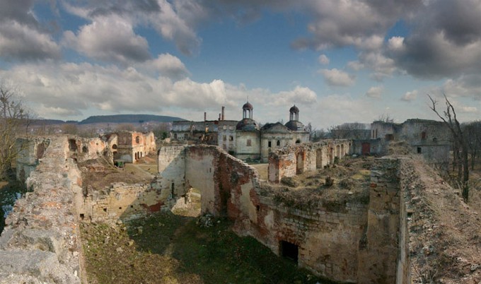 Image -- The Berezhany castle (built 1554).