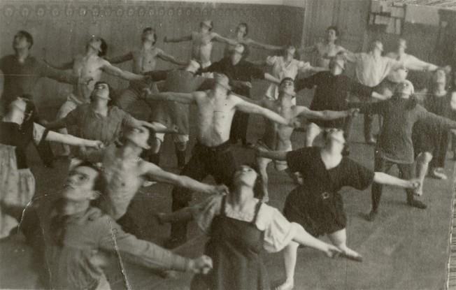 Image - A movement class at the Berezil theater.