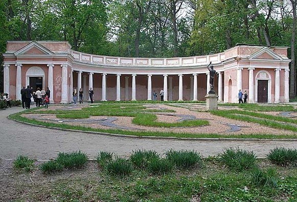 Image - Bila Tserkva: The Colonnade of Echo in the Oleksandriia Dendrological Park.