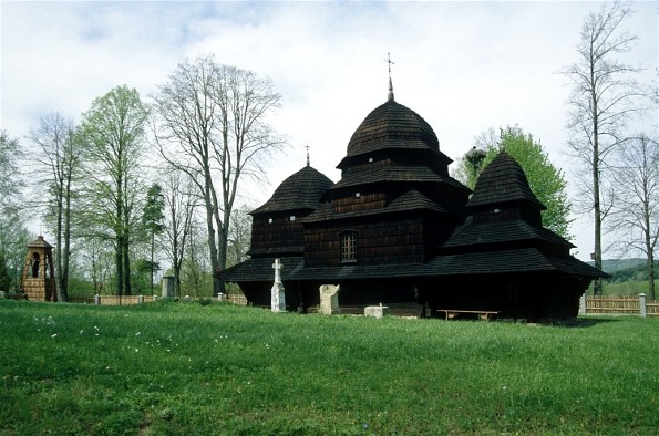 Image - Traditional three-domed Boiko church.