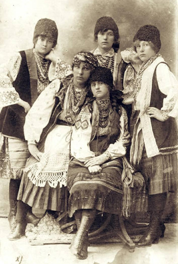 Image - The Boikos: young women in Stryi (1922 photo).