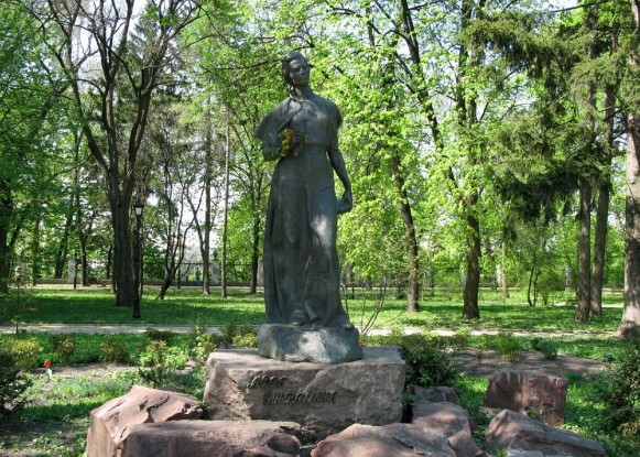 Image -- Vasyl Borodai: Lesia Ukrainka monument in Kyiv.