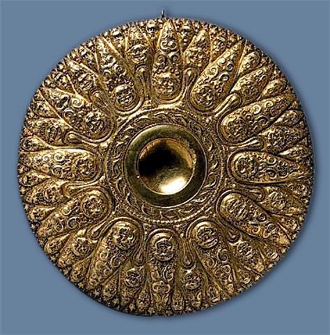 Image - A gold phiale (4th century BC) from the Bosporan Kingdom.