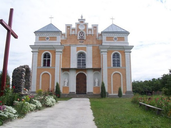Image - Bratslav: Roman Catholic church.