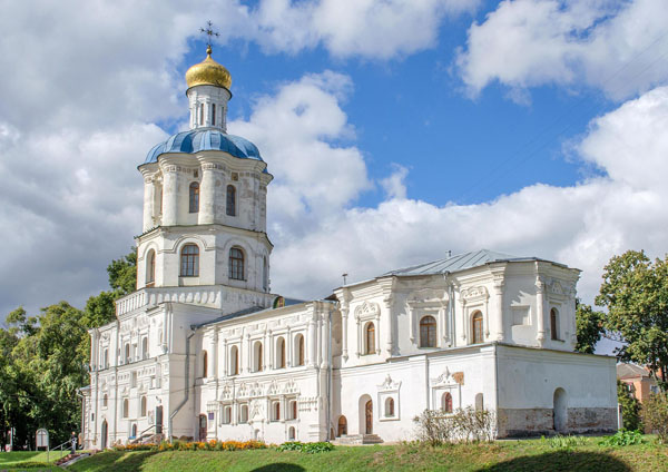 Image -- The building of the Chernihiv College (completed in 1702).