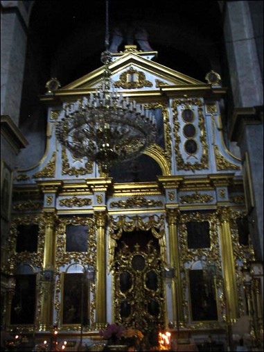 Image -- Iconostasis of the Transfiguration Cathedral in Chernihiv.