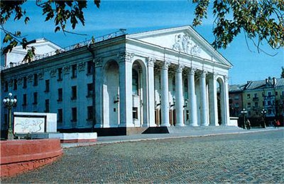 Image -- The  Shevchenko Ukrainian Music and Drama Theater in Chernihiv.