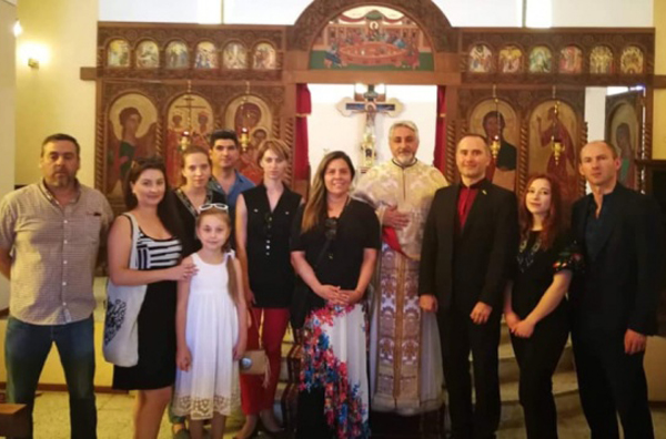 Image -- Chile: Ukrainian church parishioners in Santiago.