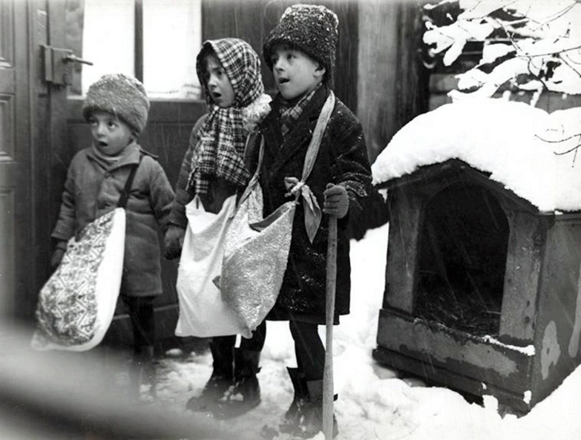 Image -- Christmas carolers