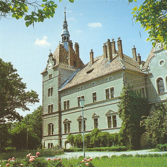 Image -- The Karpaty sanatorium (formerly a hunting castle of the Schonborn family) near Chynadiieve in Transcarpathia.