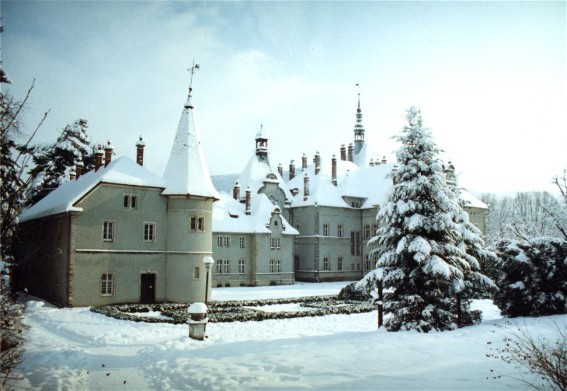 Image -- The Karpaty sanatorium (formerly a hunting castle of the Schonborn family) near Chynadiieve in Transcarpathia.