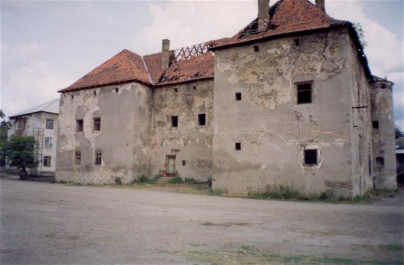 Image - Chynadiieve castle (14th-15th century).