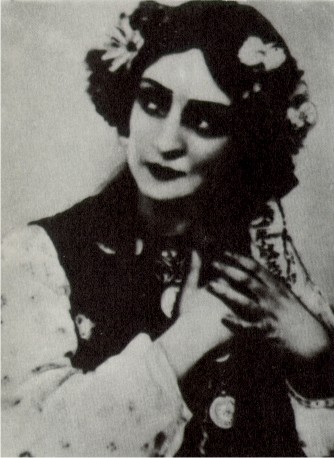 Image - Valentyna Chystiakova as Oksana in the Berezil production based on Taras Shevchenko's Haidamaky (1924).